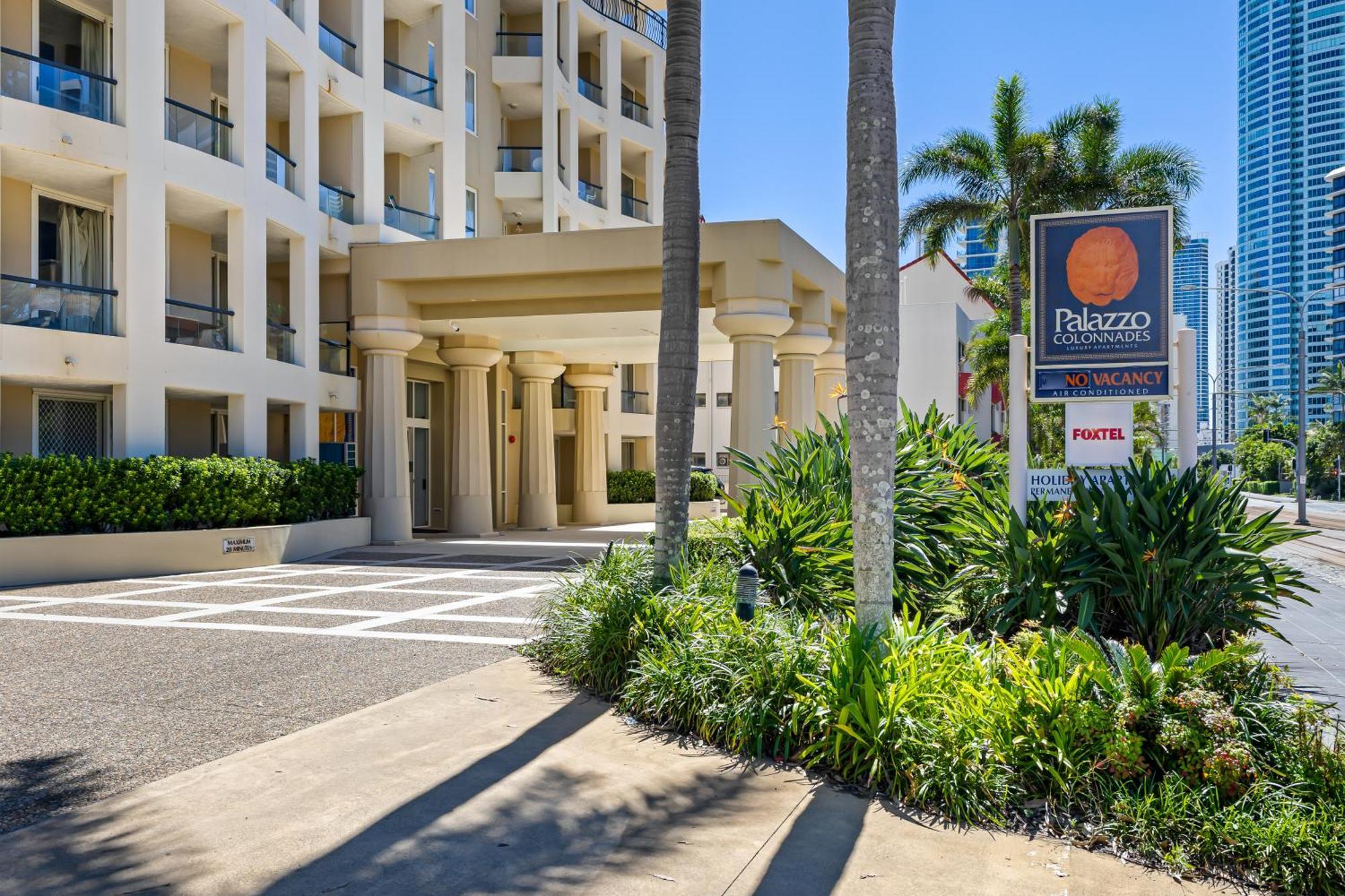 Palazzo Colonnades Aparthotel Гоулд Коуст Екстериор снимка